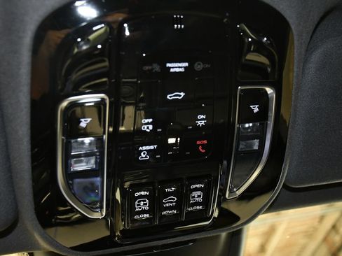 Used 2023 Maserati Grecale Modena AWD/4WD image 43