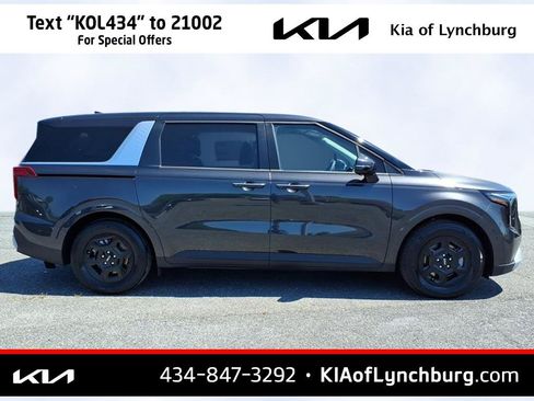 New 2026 Kia Carnival FWD image 3