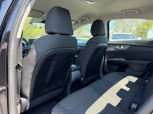 Used 2019 Kia Forte LXS FWD image 25