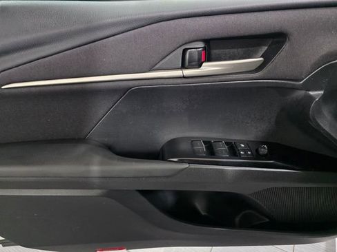 Used 2025 Toyota Camry LE image 10