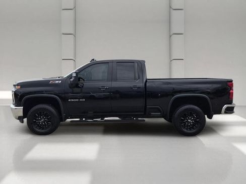 Used 2022 Chevrolet Silverado 2500 LT w/ Convenience Package AWD/4WD image 2