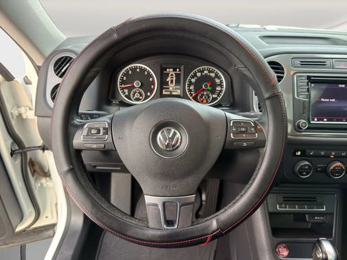 Used 2017 Volkswagen Tiguan Sport FWD image 9