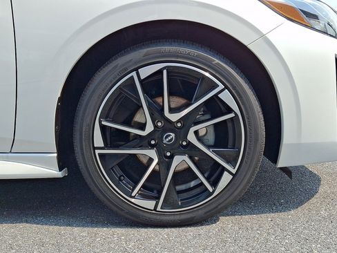 Certified 2025 Nissan Sentra SR w/ SR Premium Package FWD image 9
