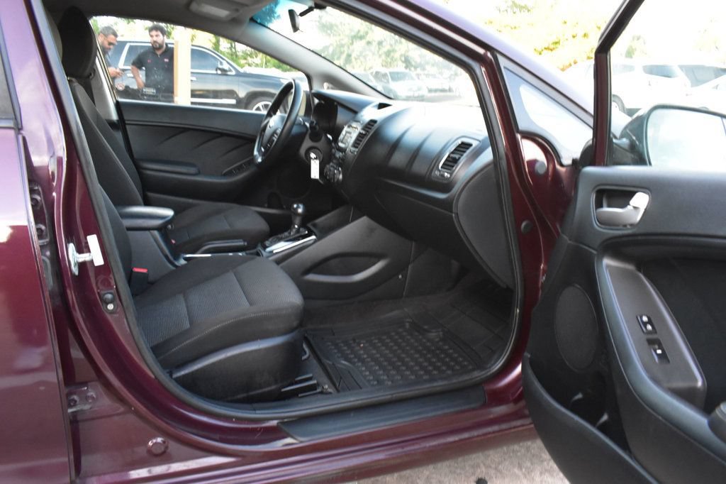 Used 2018 Kia Forte LX FWD image 16