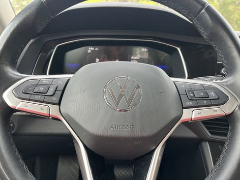 Used 2024 Volkswagen Jetta SE FWD image 10