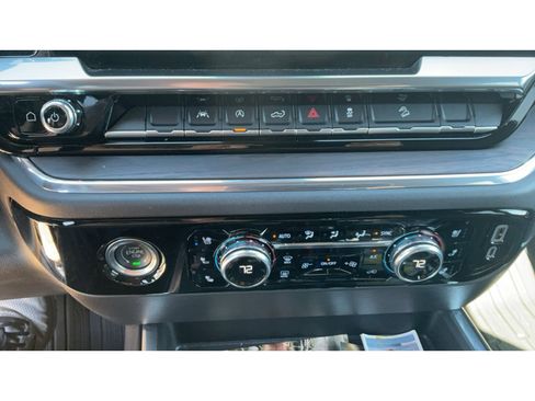 Used 2023 GMC Sierra 1500 SLT w/ SLT Premium Package AWD/4WD image 6