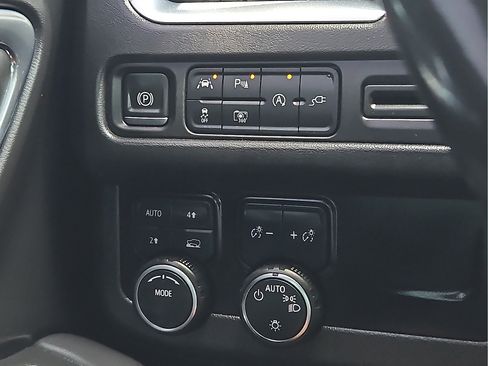 Used 2022 Chevrolet Tahoe RST w/ Sport Performance Package AWD/4WD image 15