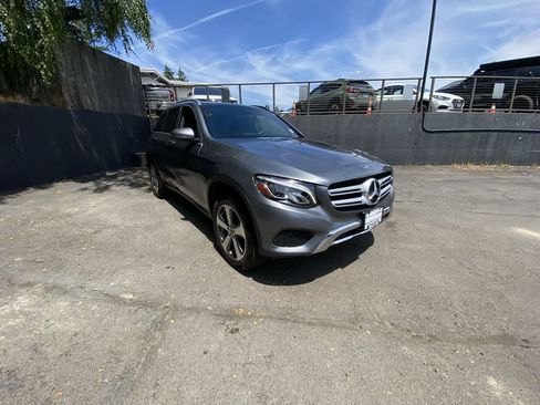 Used 2019 Mercedes-Benz GLC 300 4MATIC image 8