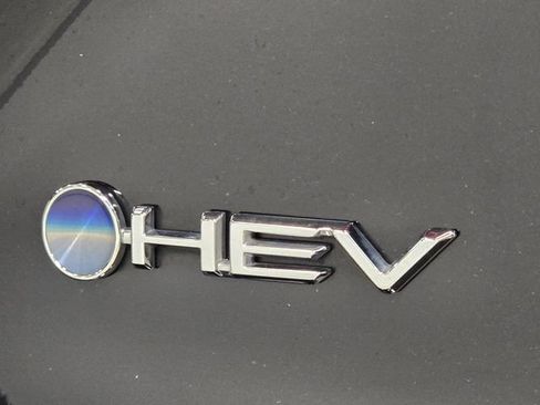 Used 2025 Toyota Camry SE w/ Convenience Package FWD image 8