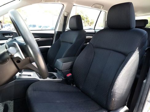 Used 2011 Subaru Outback 2.5i AWD/4WD image 18