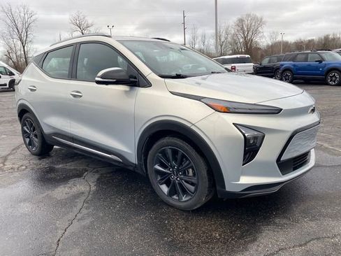 Used 2022 Chevrolet Bolt EUV Premier w/ Launch Edition image 12