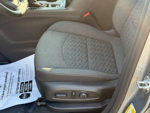 Used 2024 Chevrolet Equinox LT w/ LPO, Floor Liner Package FWD image 19