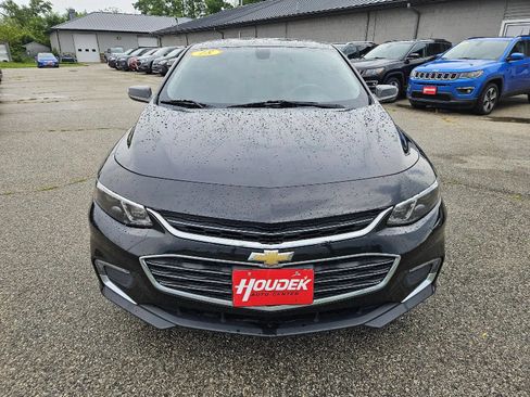Used 2018 Chevrolet Malibu LT FWD image 2