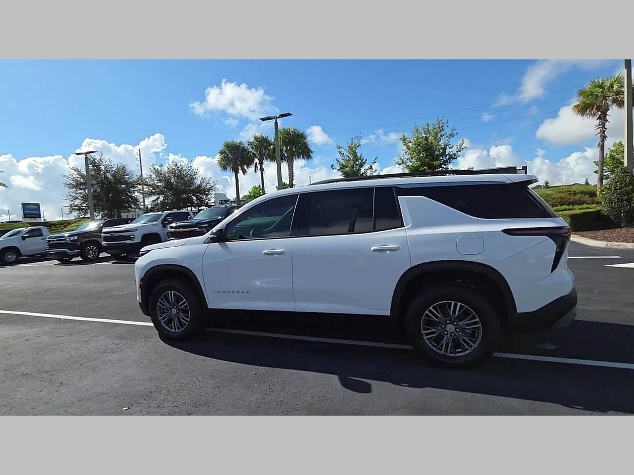 New 2027 Chevrolet Traverse LT w/ Driver Confidence Package FWD image 22