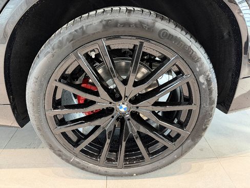 New 2026 BMW X5 xDrive40i w/ M Sport Package AWD/4WD image 7