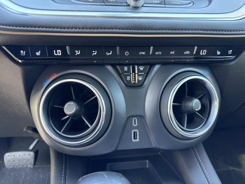 Used 2020 Chevrolet Blazer Premier w/ Driver Confidence II Package FWD image 29