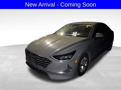 Used 2021 Hyundai Sonata SE w/ Preferred Accessory Package image 2