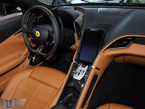Used 2025 Ferrari Roma Spider image 18
