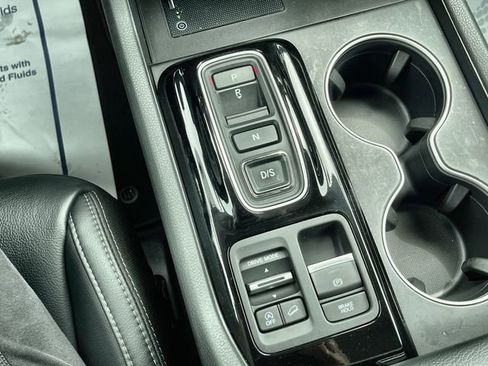 Used 2025 Honda Pilot Touring image 24