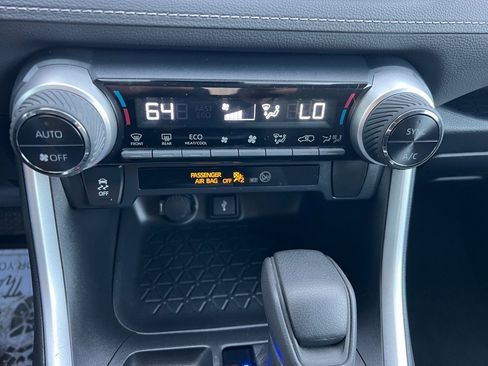 Used 2021 Toyota RAV4 LE image 34