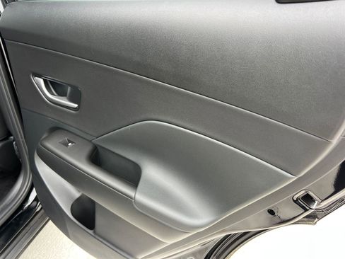 Used 2024 Hyundai Kona Limited FWD image 16