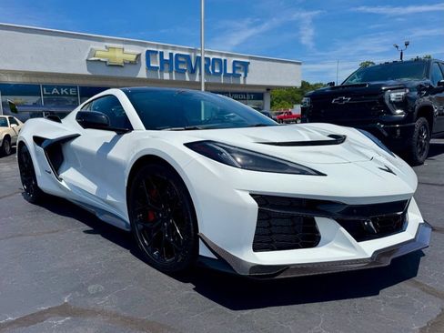 Used 2026 Chevrolet Corvette ZR1 w/ ZR1 Carbon Fiber Aero Package RWD image 9