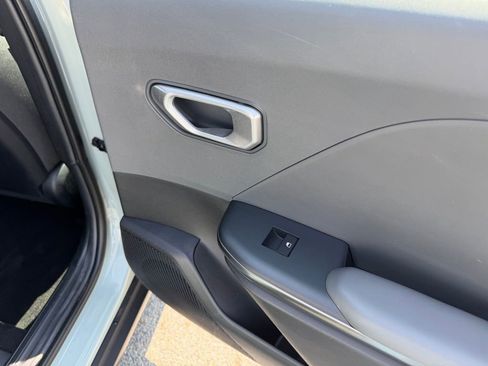 Used 2025 Kia K4 LXS image 34