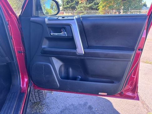 Used 2017 Toyota 4Runner SR5 image 41