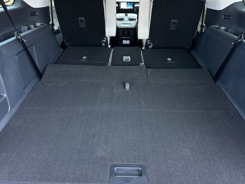 New 2026 Lincoln Navigator L Reserve AWD/4WD image 15
