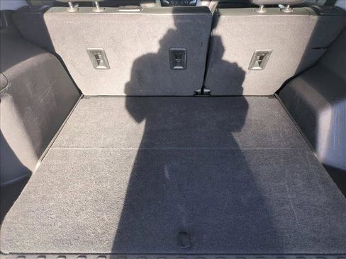 Used 2024 GMC Terrain SLT image 6