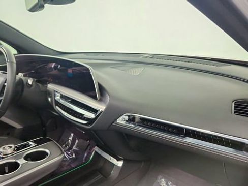 Used 2024 Cadillac Lyriq Sport image 22