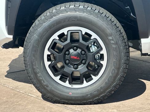 New 2026 Toyota Tacoma TRD Off-Road w/ TRD Off Road Upgrade Package AWD/4WD image 32
