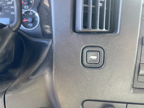 Used 2020 Chevrolet Express 3500 w/ Driver Convenience Package image 19