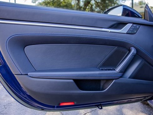 Used 2022 Porsche 911 Carrera image 18