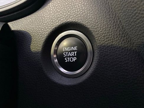 Certified 2025 Toyota Corolla SE image 18