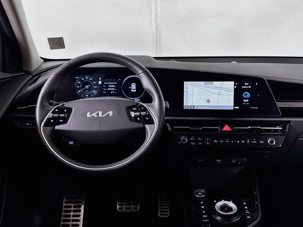 Used 2023 Kia Niro Wave w/ Wave Preserve Package FWD image 12
