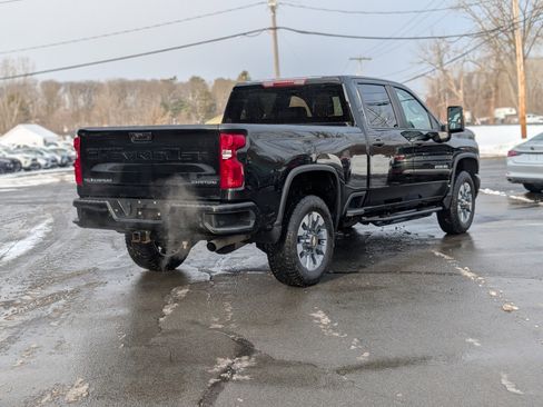 Used 2024 Chevrolet Silverado 2500 Custom w/ Custom Value Package image 10