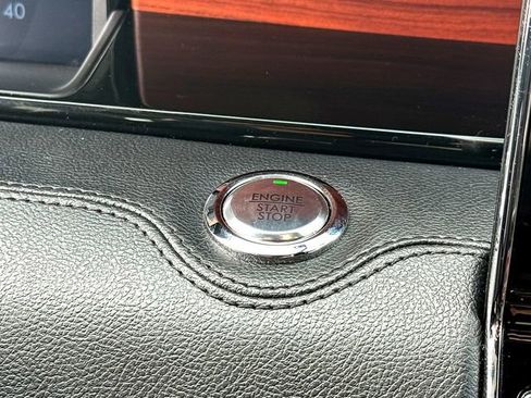 Used 2024 Lincoln Navigator Reserve AWD/4WD image 17