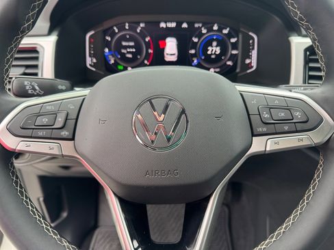 Used 2023 Volkswagen Atlas Cross Sport SE image 33