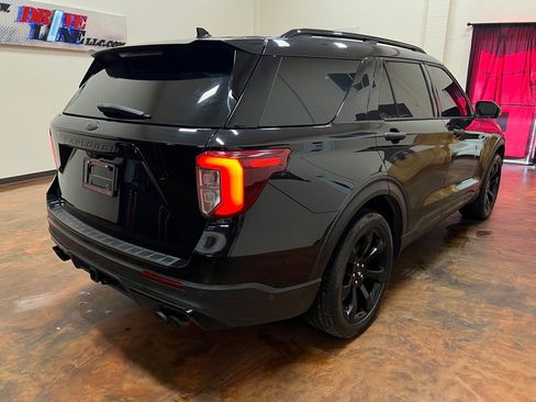 Used 2020 Ford Explorer ST w/ ST Street Pack image 9