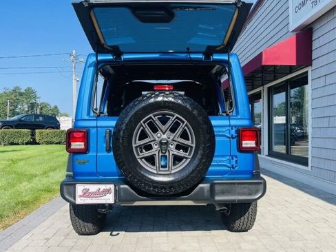 Used 2026 Jeep Wrangler Unlimited Sport AWD/4WD image 6