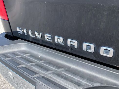 Used 2011 Chevrolet Silverado 2500 LTZ w/ LTZ Plus Package image 31