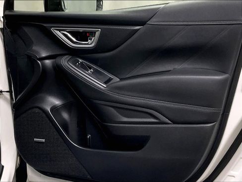 Used 2023 Subaru Forester Touring image 12