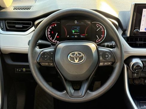 Used 2025 Toyota RAV4 XLE FWD image 13