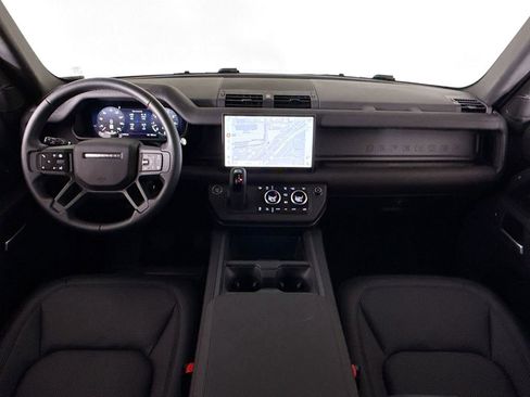 Used 2025 Land Rover Defender 110 X-Dynamic SE image 9