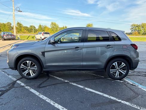 Used 2026 Mitsubishi Outlander Sport SE AWD/4WD image 3