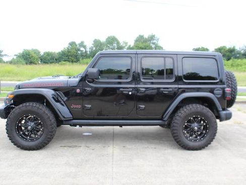 Used 2018 Jeep Wrangler Unlimited Rubicon AWD/4WD image 2