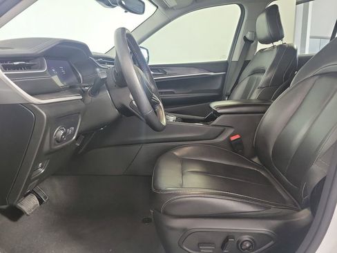 Used 2022 Jeep Grand Cherokee Limited image 12