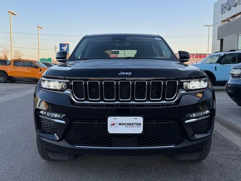 Used 2023 Jeep Grand Cherokee Limited w/ Trailer Tow Prep Group (B) AWD/4WD image 36