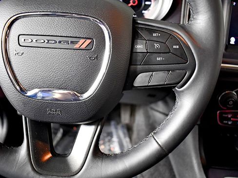 Used 2018 Dodge Charger SXT image 24